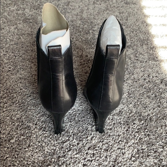 Shoes - Picture 4 of 7